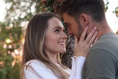 tiktok couples that have onlyfans|Hannah and James: Love and Authenticity on OnlyFans 